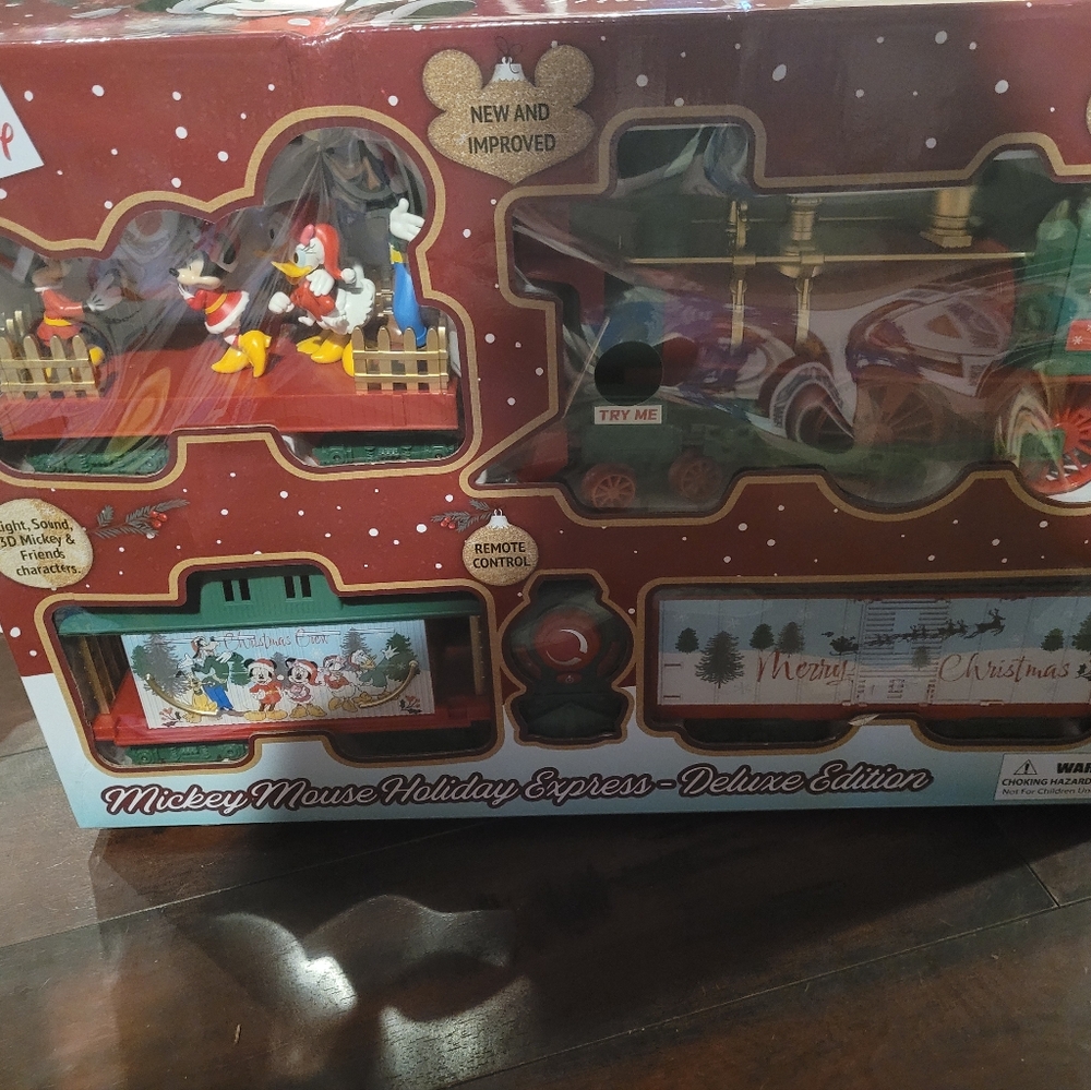 NWT DISNEY MICKEY MOUSE HOLIDAY EXPRESS TRAIN